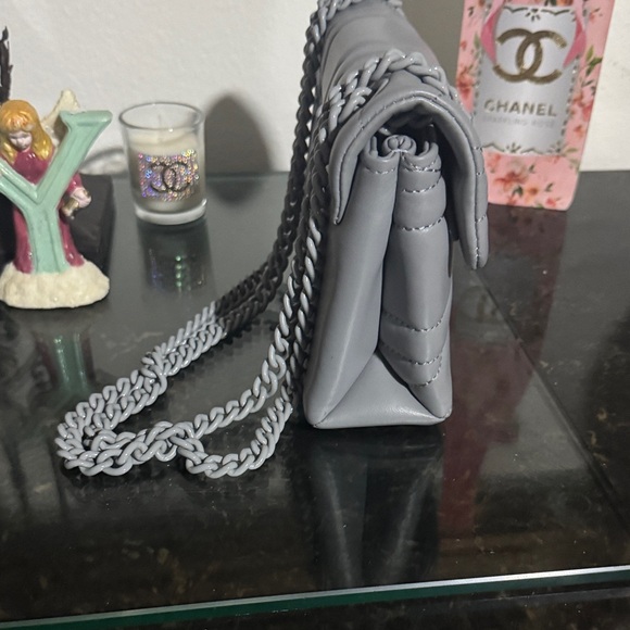 EUC Kensington Leather Chain Strap Bag KURT GEIGER LONDON - Picture 7 of 10